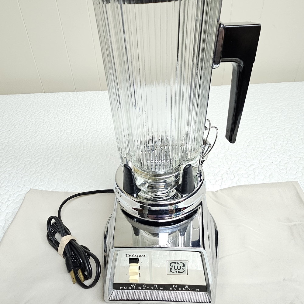 Waring Deluxe Chrome Blender with Black Handle EUC Vintage Model 1046